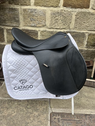 Wintec black saddle - 17.5’’,