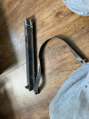 Classic mini battery retaining - classic,