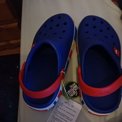 Qurong cloggs size - 3, junior