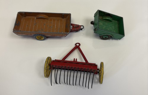 Vintage dinky farm - farm, accessories