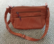 LADIES TAN SHOULDER HANDBAG