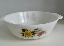 VINTAGE PYREX CASSEROLE DISH