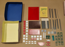 A vintage Bayko Converting Set