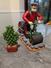 ROBERT HARROP BEANO AND DANDY COLLECTION DESPERATE DAN KEEP ON ROLLING BDS10