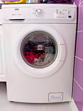 Superb Zanussi ZWF16070W 6kg