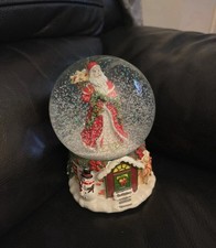 Snow Globe Santa Claus