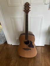 Crafter Acoustic Guitar Right Hand
