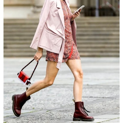 Martens boots in cherry - dr.,