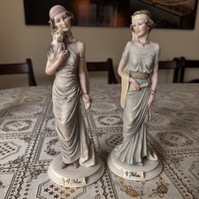 2 Belcari Figurines Vintage