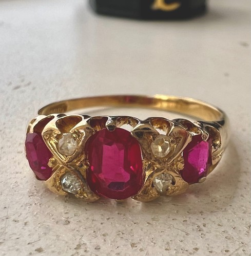 Stunning antique 18ct gold - stunning,