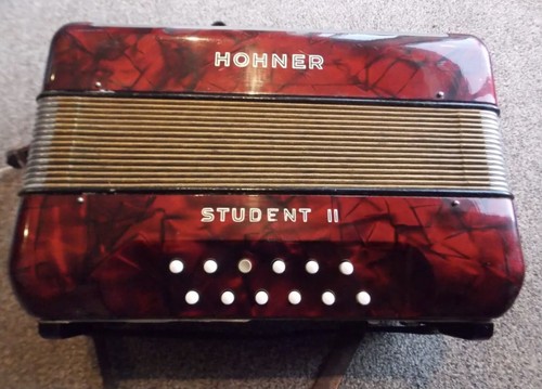 Hohner vii bass accordion - 12,