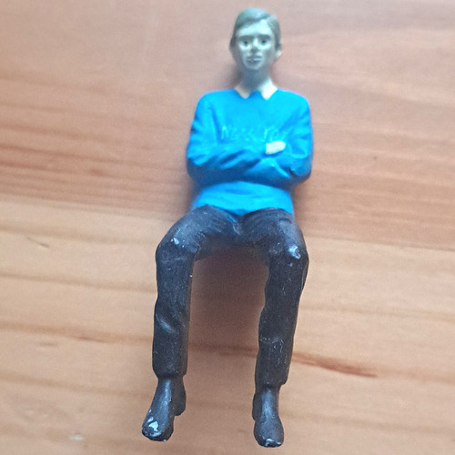Figurine seated male - figurine,