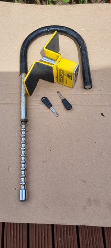 Milenco compact wheel clamp - milenco,