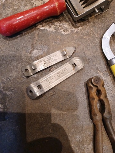 Six vintage kitchen utensils - six,