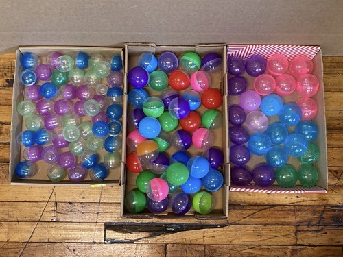 Gashapon capsule lot - gashapon, empty