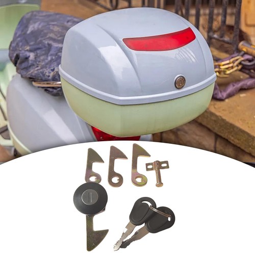 Motorcycle rear trunk lock - rear,