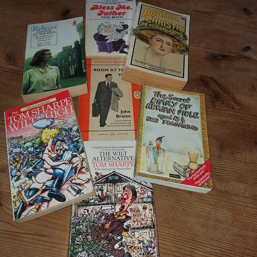 Mixed books inc agatha - mixed, pb