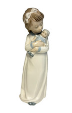 Nao By Lladro Figurine Girl