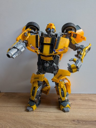 Hasbro ultimate bumblebee 2007 - ultimate,