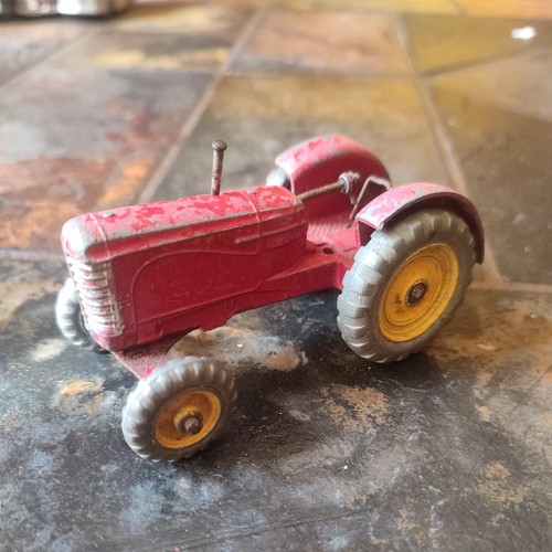 Dinky toys massey harris - toys,