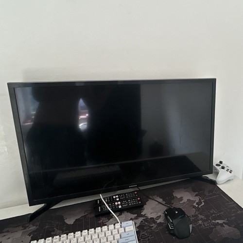 Samsung 32in oled flat - 32in,