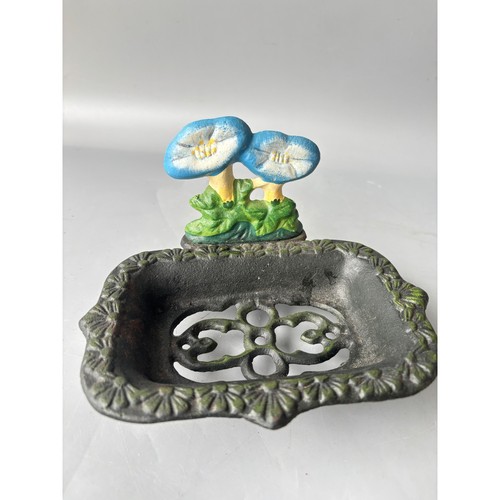 Vintage cast iron soap - soap, dish