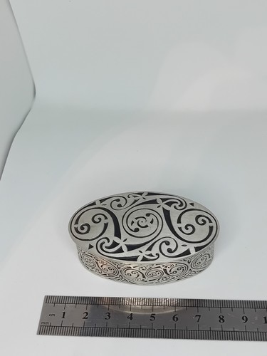 Williams pewter trinket - e,