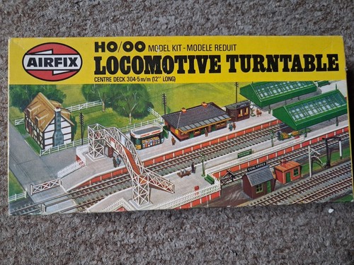 Airfix locomotive turntable - locomotive,