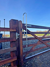 Bridleway gate latch ménage