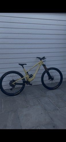 Santa cruz megatower - cruz, v1