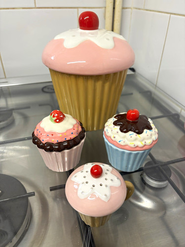 Ceramic cupcake cookie jar - cookie,