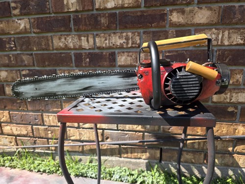 The evil dead ash chainsaw - the,