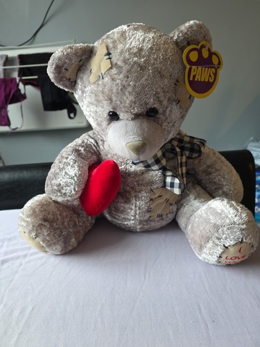 Large teddy bear - teddy,