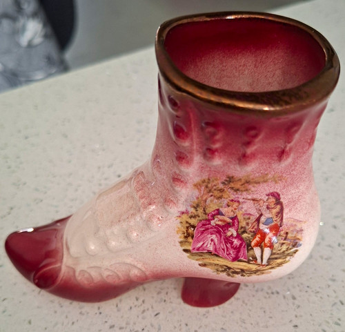 Staffordshire pink burgundy - &,