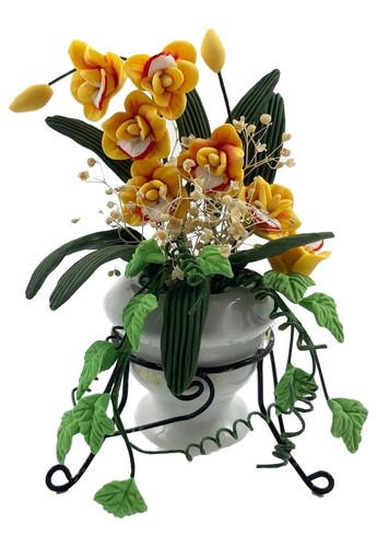 Dolls house yellow - yellow, flowers