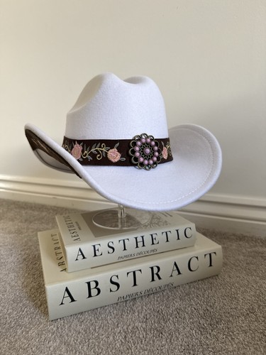 Cowboy cowgirl hat in white - cowboy,