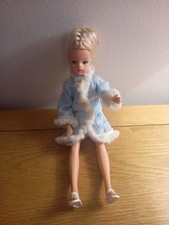 vintage sinday doll, 033055x, dressed, + 2 outfits