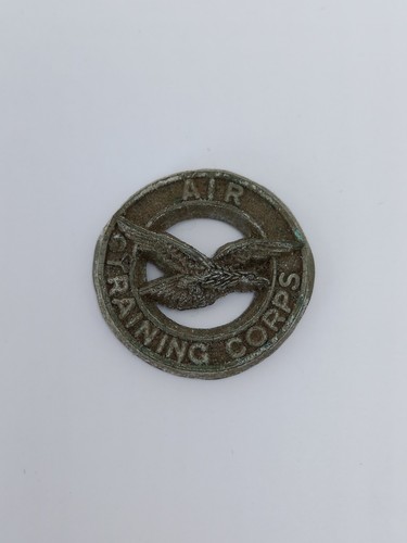 Wwii economy issue cap badge - economy,