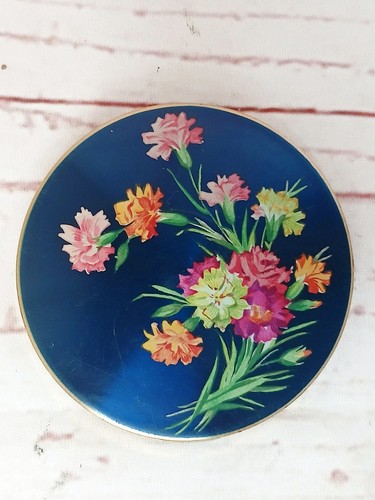Vintage stratton powder - stratton,