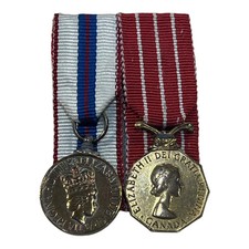 Mini Medal Group 1977 Queens