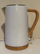 Nutmeg Kettle 1.7L White With
