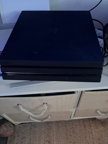 Playstation pro 1tb - 4, black