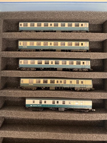 Graham farish mk1 coaches - farish, br