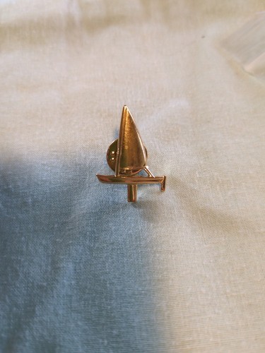 Sailing boat pewter pin - ya,