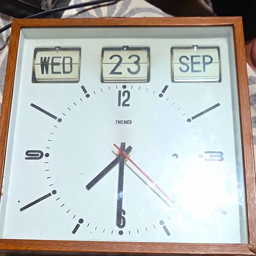 Twemco wall clock - clock, day/date