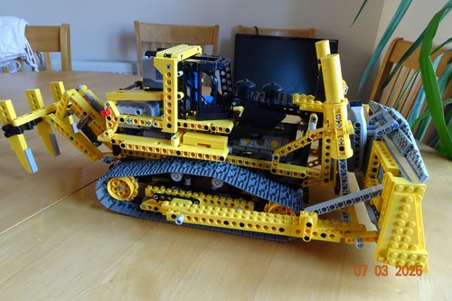 Lego 8275 motorized bulldozer - motorized,