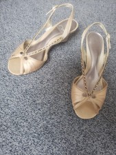 Clarks K Shoes...Size 5.5....Gold Party Shoes...