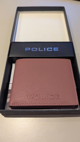 Police hulkin fold men - police,