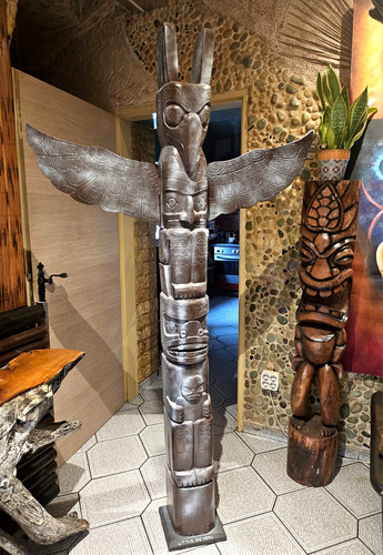 Totem pole torture deco - totem,