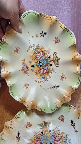 Antiques set crown - of,